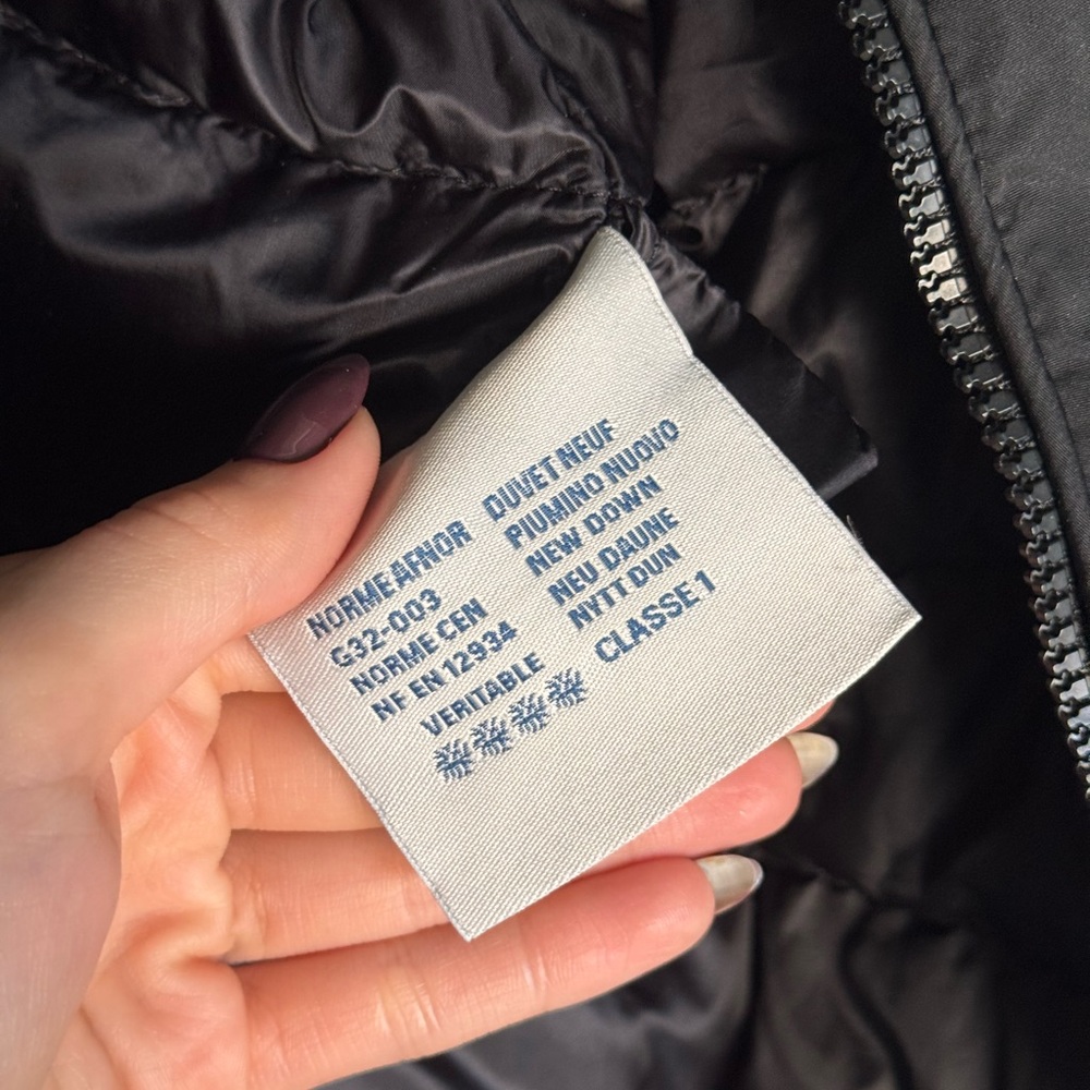 Moncler Women's Black Jacket - Picture 5 of 6